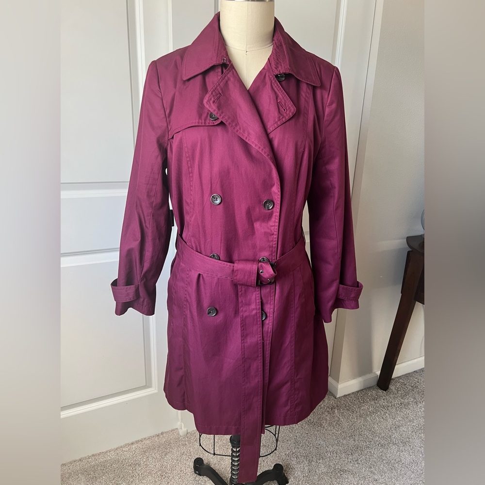 Banana Republic Double-Breasted Trench Coat in Magenta